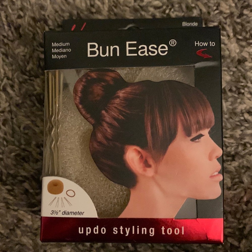 SALE! ⭐️Item in 3/$10 sale⭐️ Mia Bun Ease Updo Styling Tool